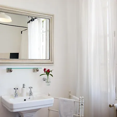 Bed & Breakfast Maison Piloni LʼIsle-sur-la-Sorgue